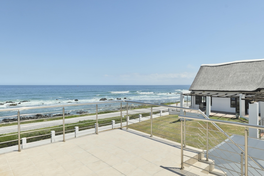 3 Bedroom Property for Sale in Beachview Eastern Cape